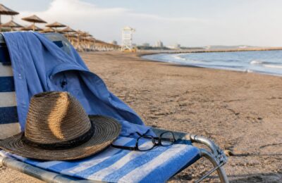 Adela Popescu a publicat o fotografie rară cu tatăl ei în vacanța de familie