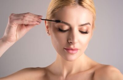 Diferența dintre laminarea genelor și laminarea sprâncenelor: ce alegi și de ce