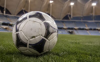 Cristiano Ronaldo a marcat golul 981 într-un meci întârziat o oră de o alertă de securitate la Riad